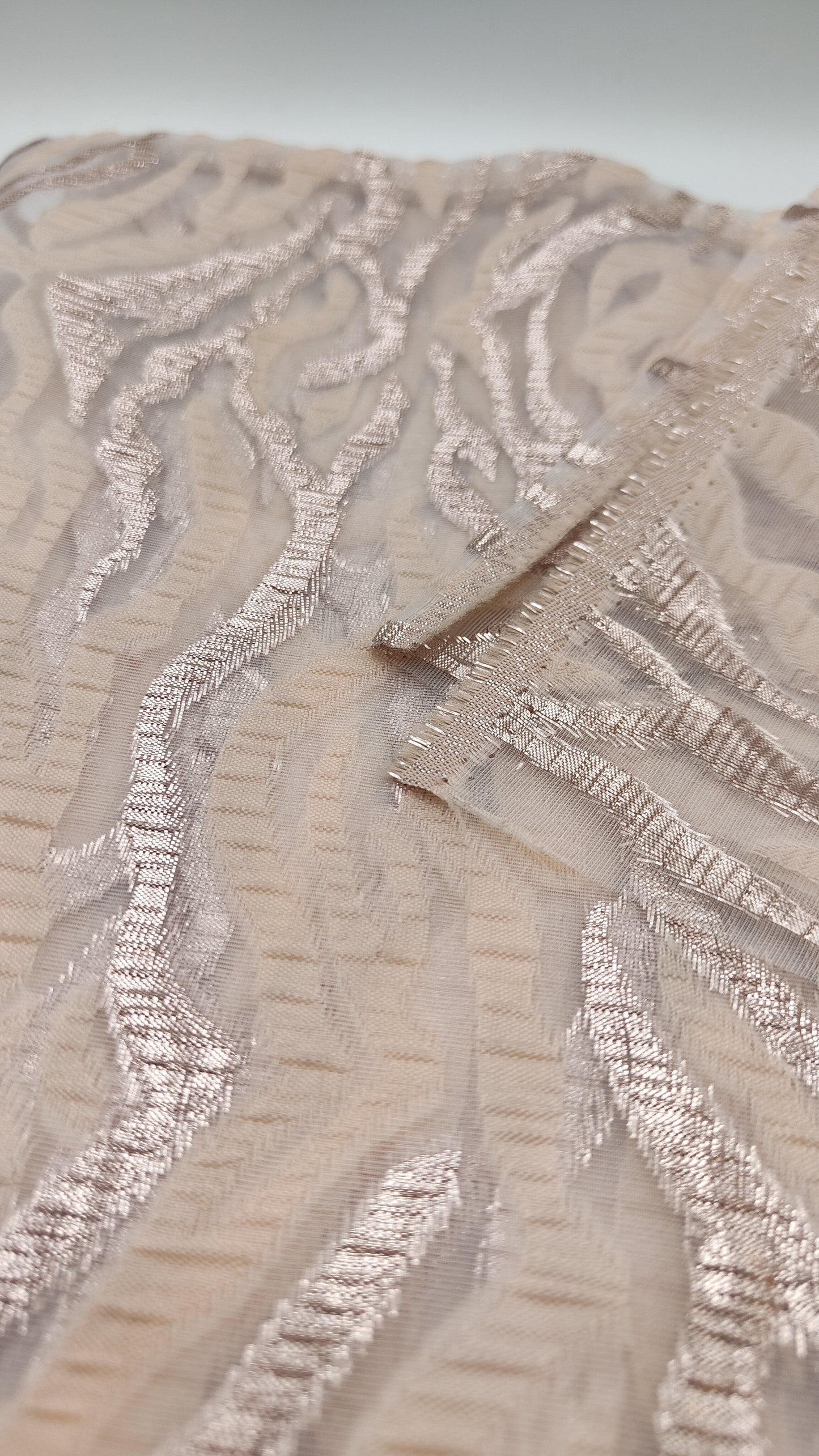 Jacquard fil coupé