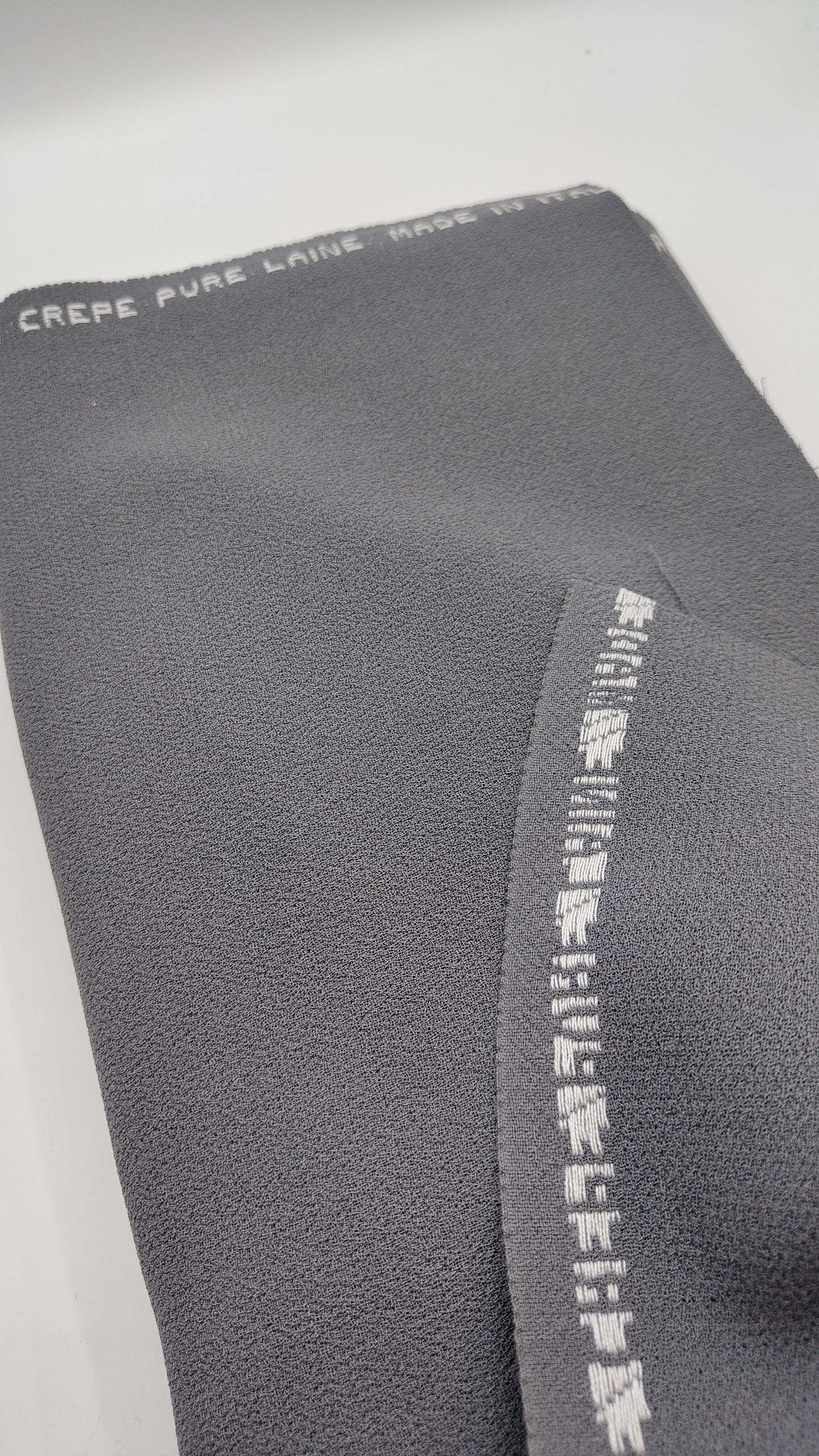 Tessuto Double Crepe Tinta Unita